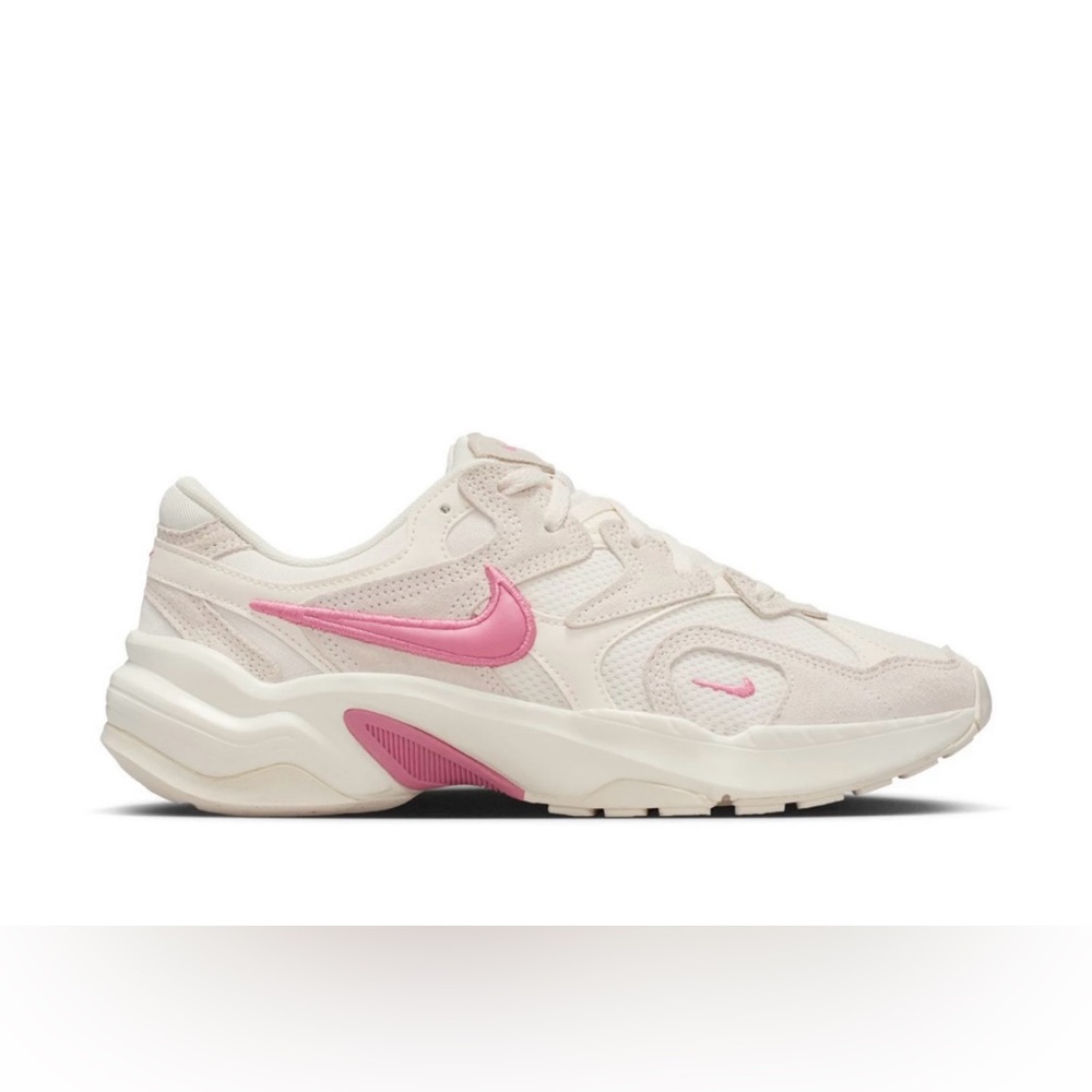 Nike Women's Sneakers in Pink and Cream